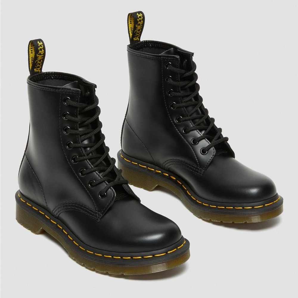 Dr. Martens 1460 WOMEN'S SMOOTH LEATHER LACE UP BOOTS